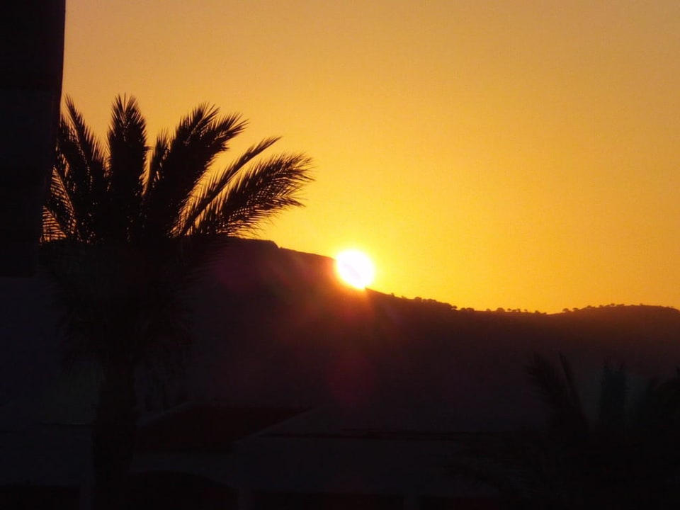 Erste Sonnenstrahlen um 6:12h Rodos Princess Beach Hotel & Spa