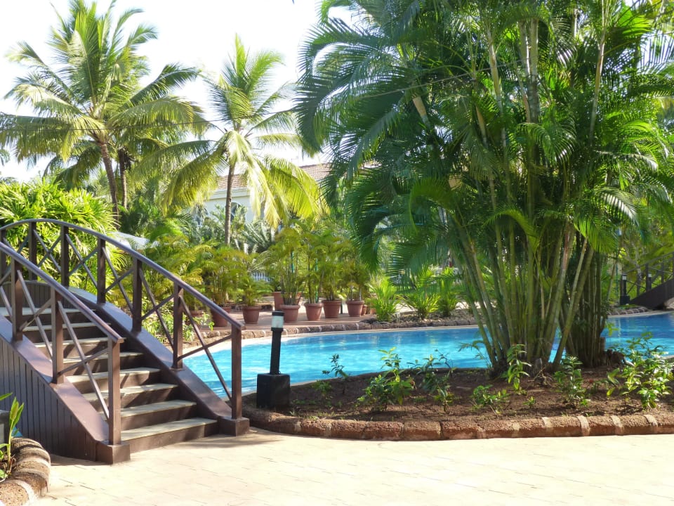 Großer Pool in der Anlage The Zuri White Sands, Resort & Casino