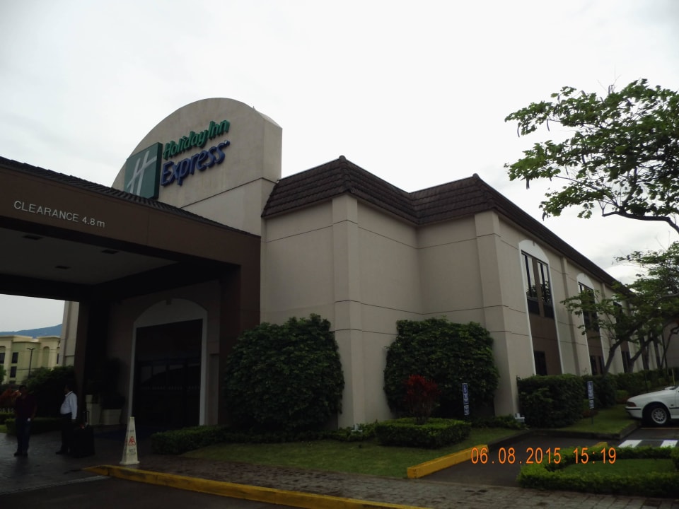 Außen Hotel Holiday Inn Express Airport