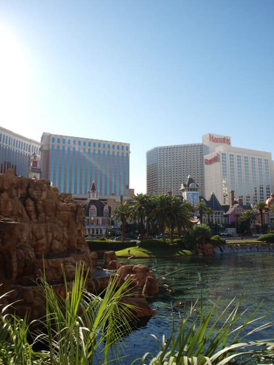 Vor dem Hotel The Mirage