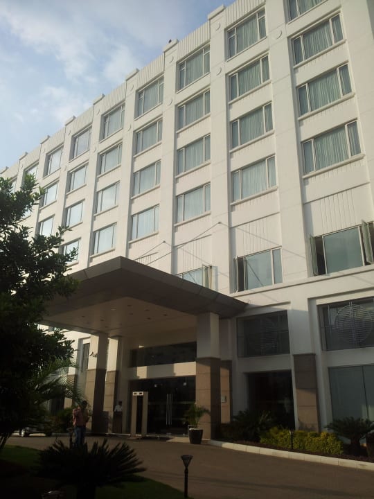 Außenansicht - Haupteingang Hotel Radha Regent - Electronics City