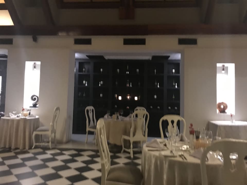 Gastro Crystals Beach Resort Belle Mare, a member of Radisson Individuals