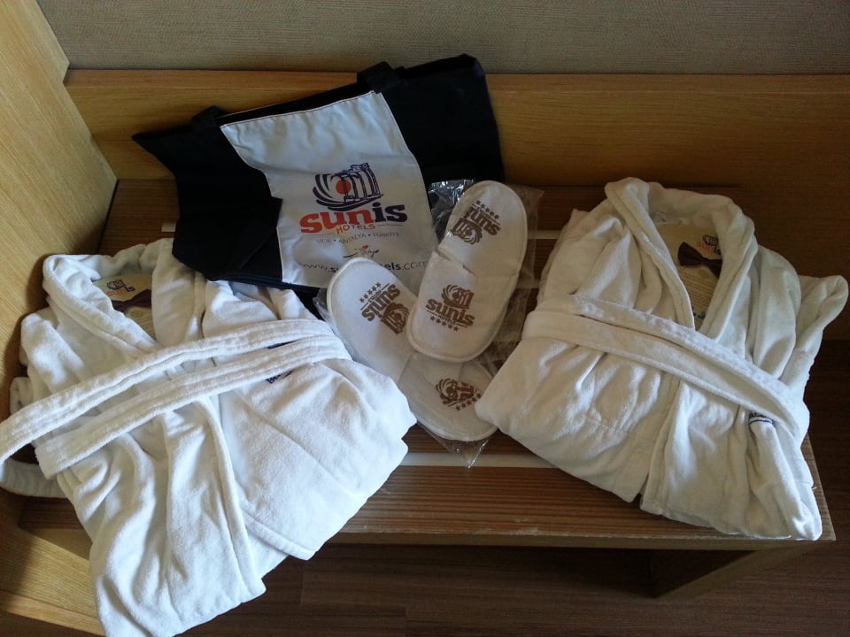 Bademantel,Hausschuhe und Hotel-Strandtasche  Sunis Kumköy Beach Resort Hotel & Spa