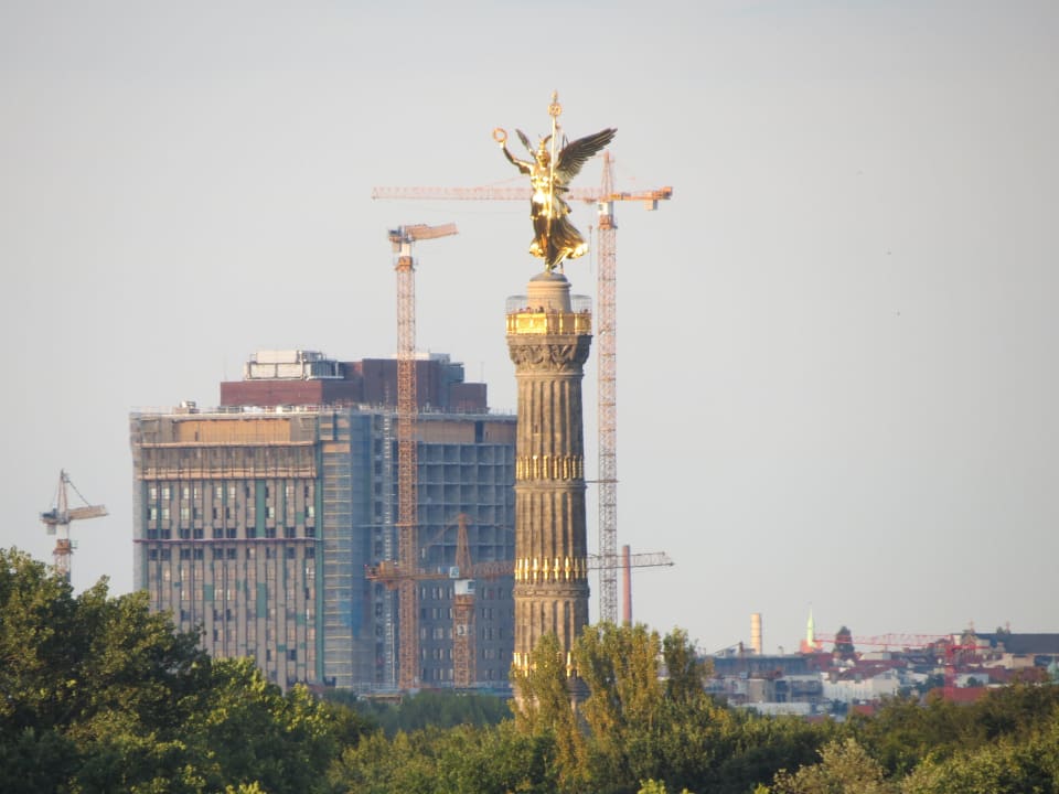 Dachterrasse zum Osten mit Tele-"Gold Else" aletto Hotel Kudamm