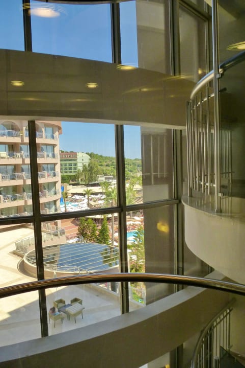 Panoramalift im inneren des Hotels Arycanda Kirman Premium