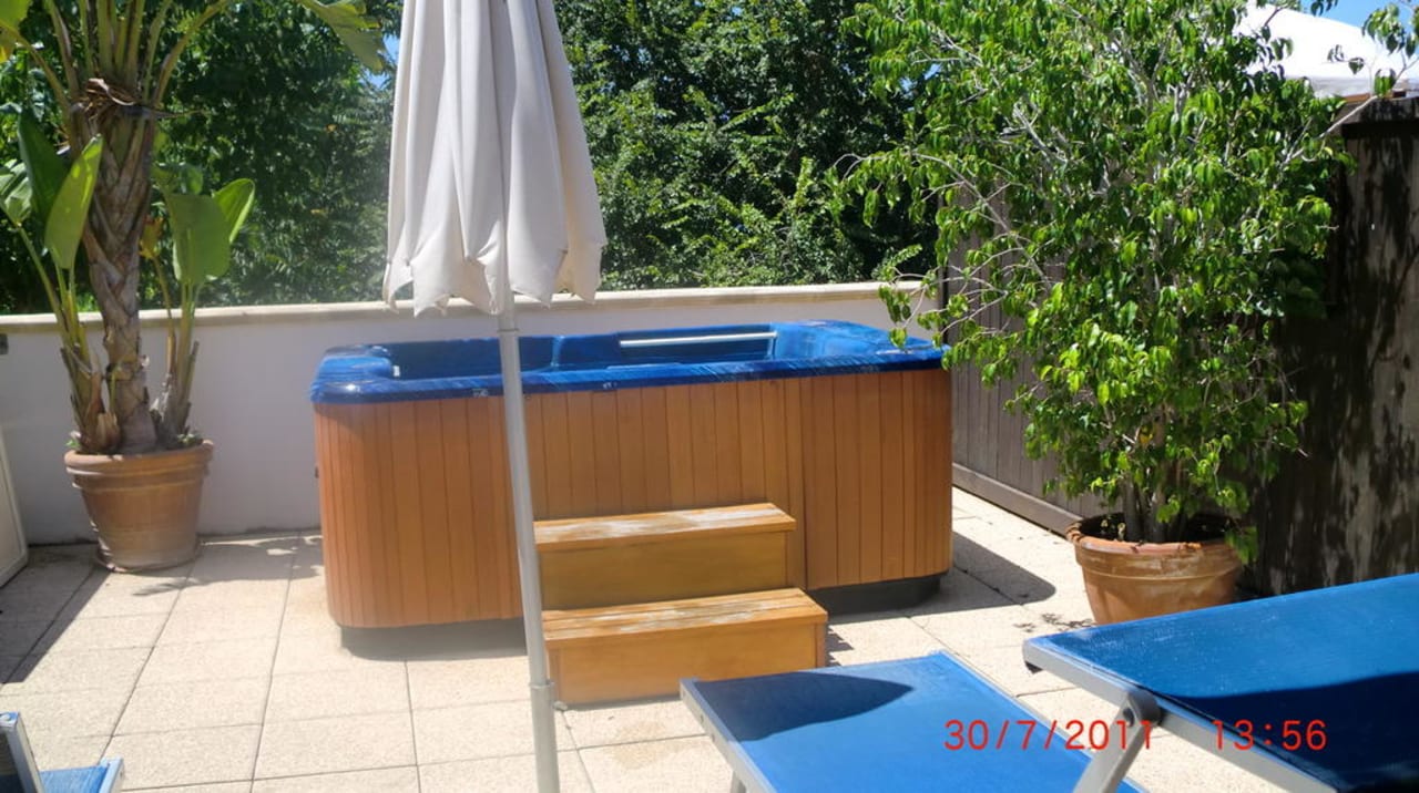 Minischwimmbad auf der Terrasse Aldiana Club Rocca Nettuno Calabria