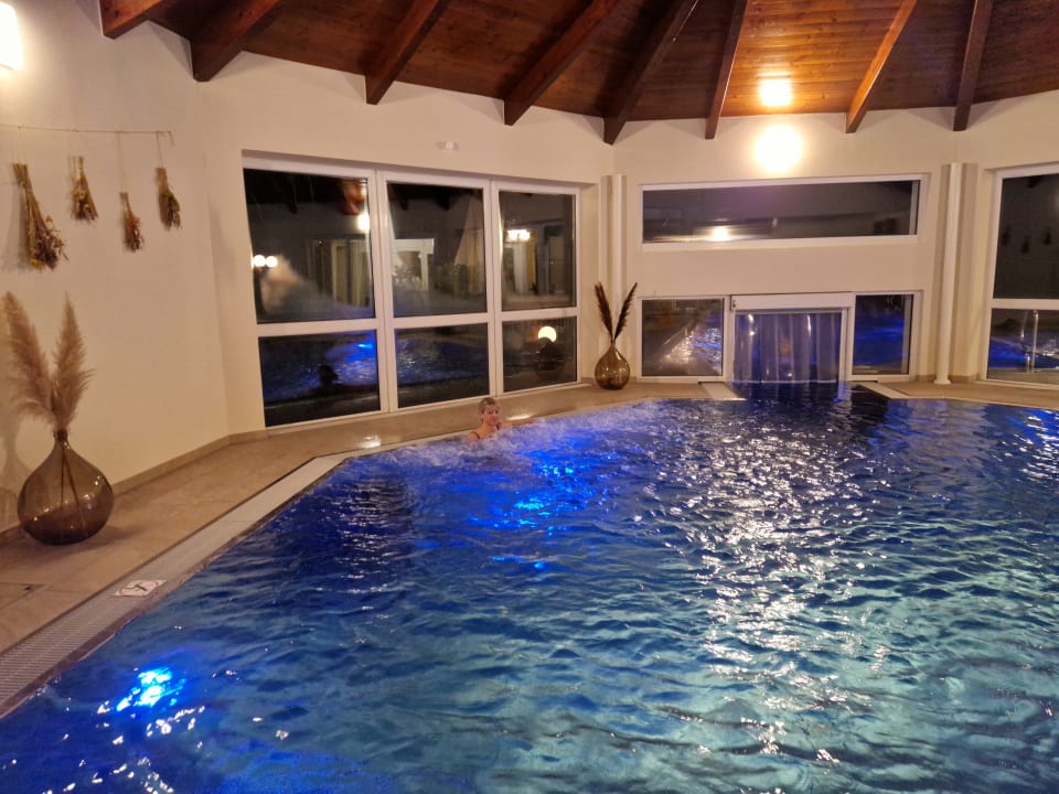 Pool Schlössl Hotel Kindl