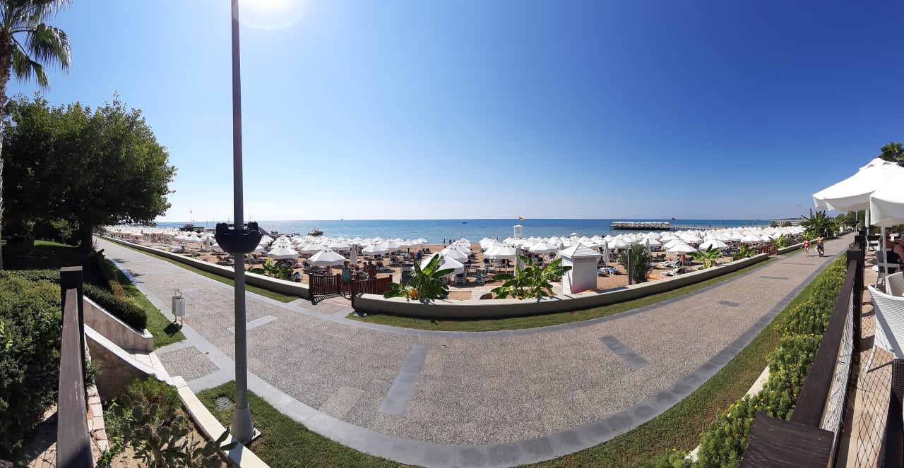 Strand Hotel Grand Side