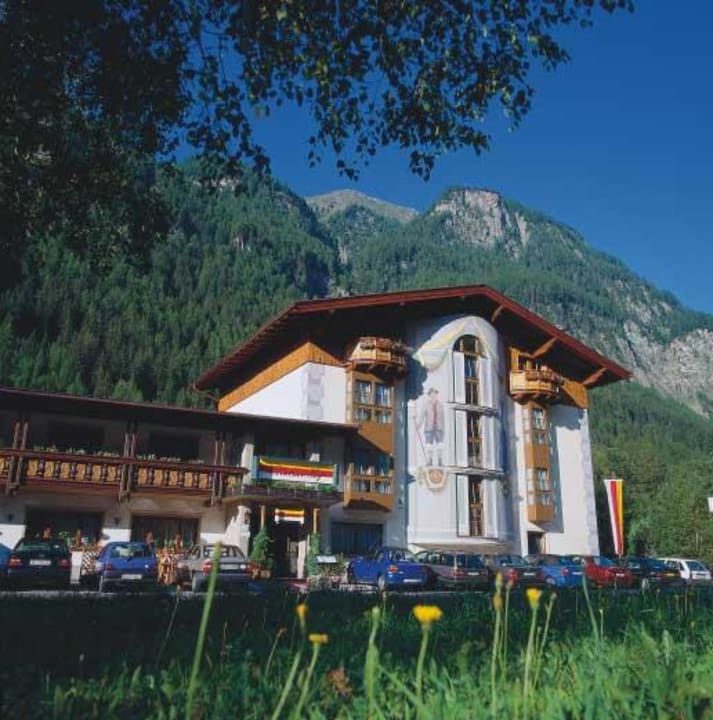 Haus im Sommer Hotel Kärntnerhof