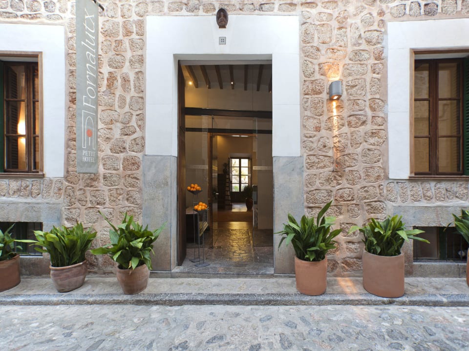 Entrada principal Fornalutx Petit Hotel