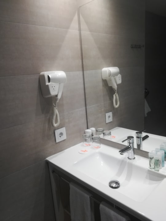 Zimmer HSM Regana - Adults Only