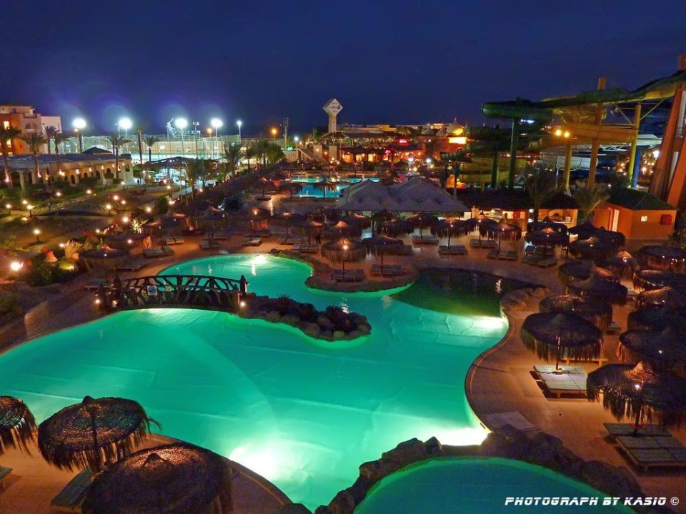 Nocny widok Pickalbatros Aqua Park Resort - Hurghada
