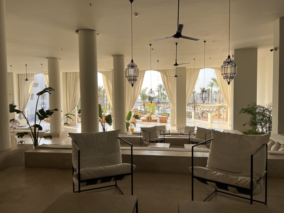 Lobby Serry Beach Resort