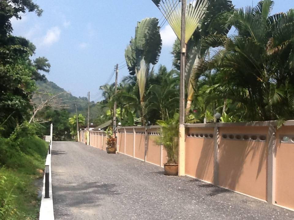 Zufahrt Phuket Lotus Lodge