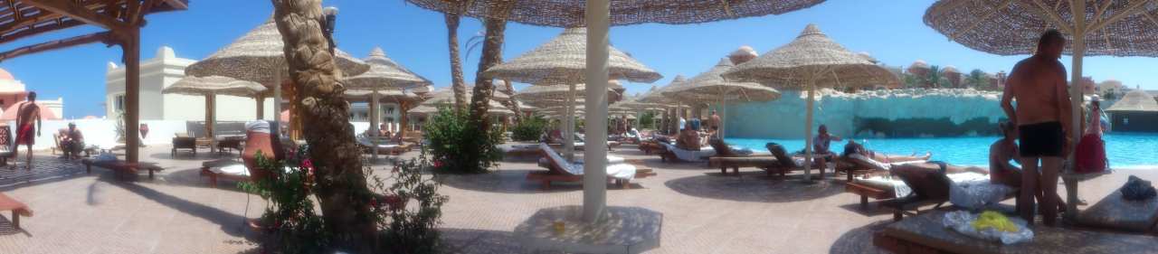 Именно тут проходит водное поло и аква-аэробика Serenity Alpha Beach