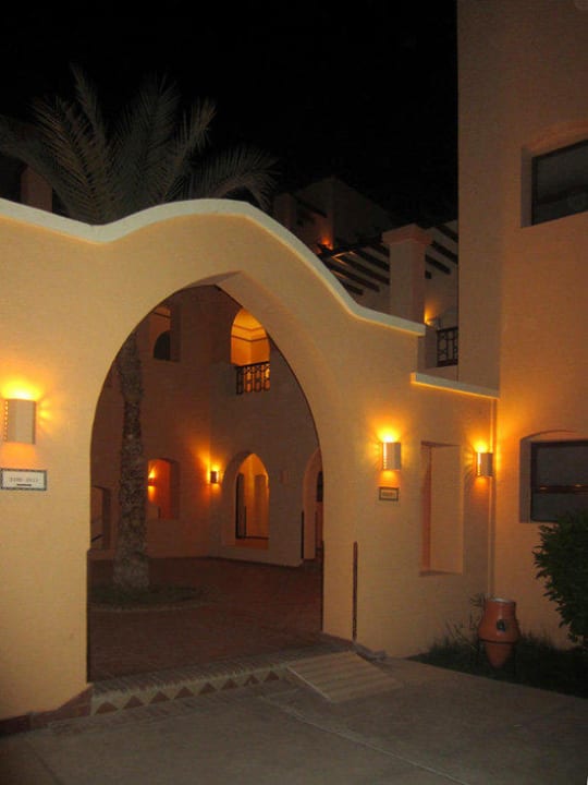 Überall warme Farbanstriche  Jaz Makadi Saraya Resort