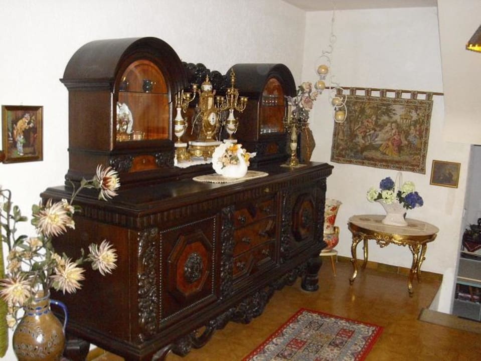 Alter schöner Schrank Hotel Berghof Wasserkuppe