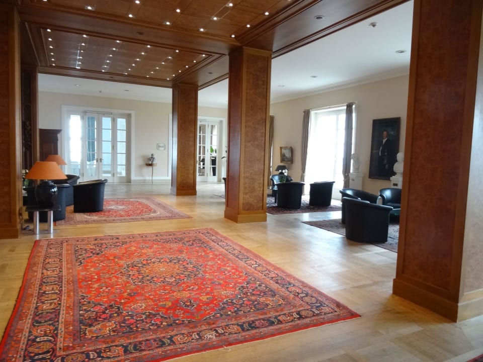 Großzügige Lobby Steigenberger Icon Grandhotel Petersberg