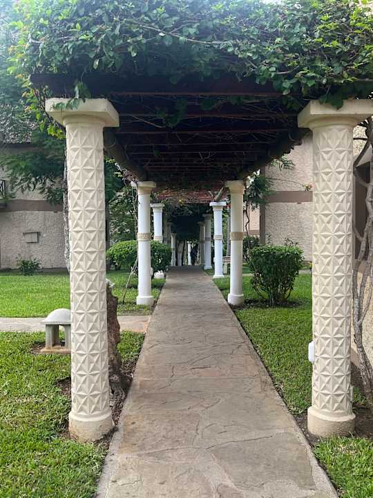 Gartenanlage Neptune Village Beach Resort & Spa