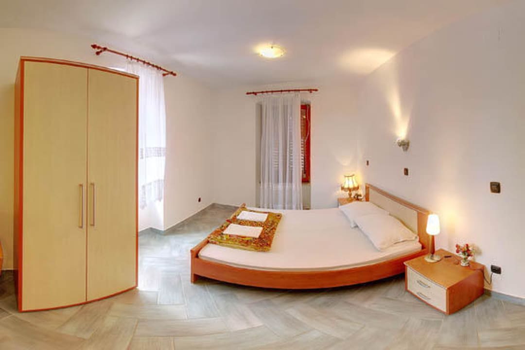 Room Hotel Rooms Laura