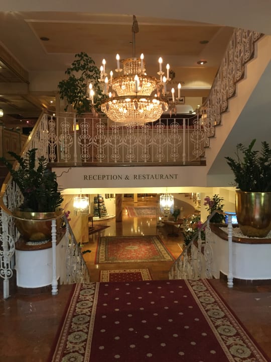 Lobby Grand Hotel Zell am See