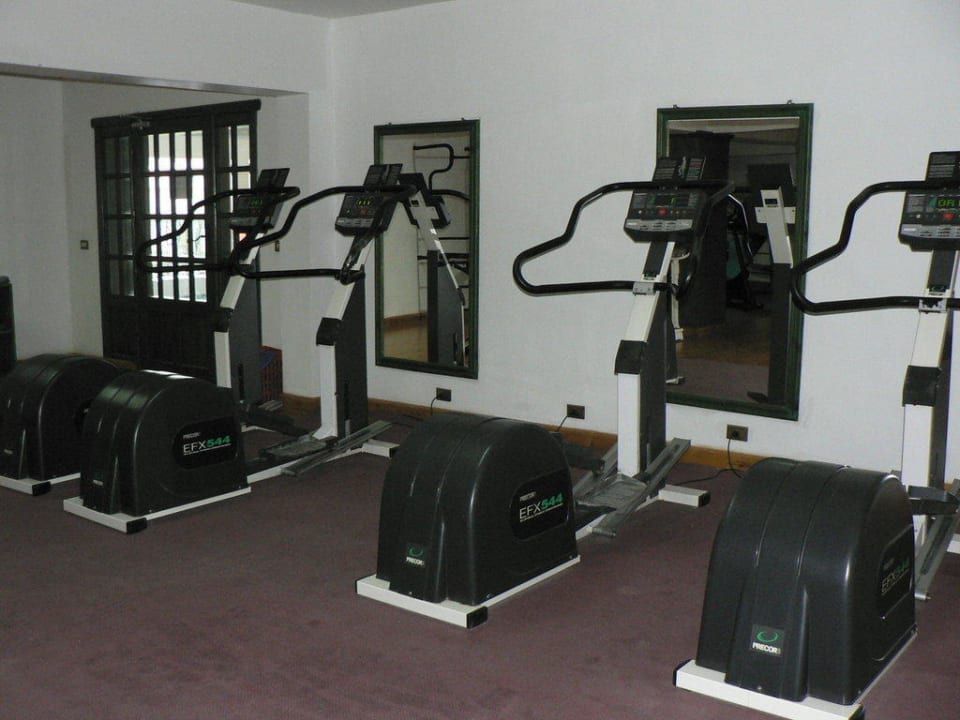 Oberer Fitnessraum mit Cardiogeräten Arabia Azur Resort
