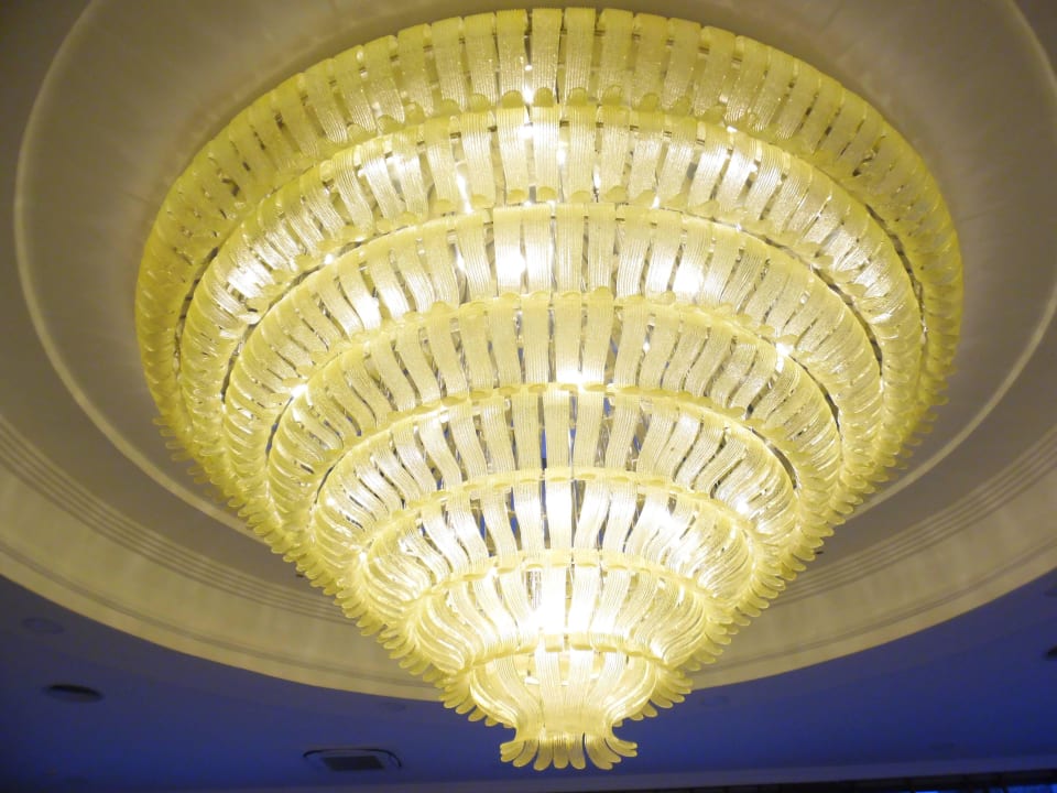 Lobby - Kronleuchter Jasmine Court Hotel and Casino