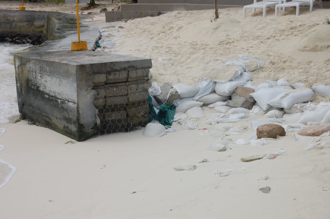 Strand vor den Beach Villas Standard Adaaran Select Meedhupparu Island Resort - Premium All Inclusive