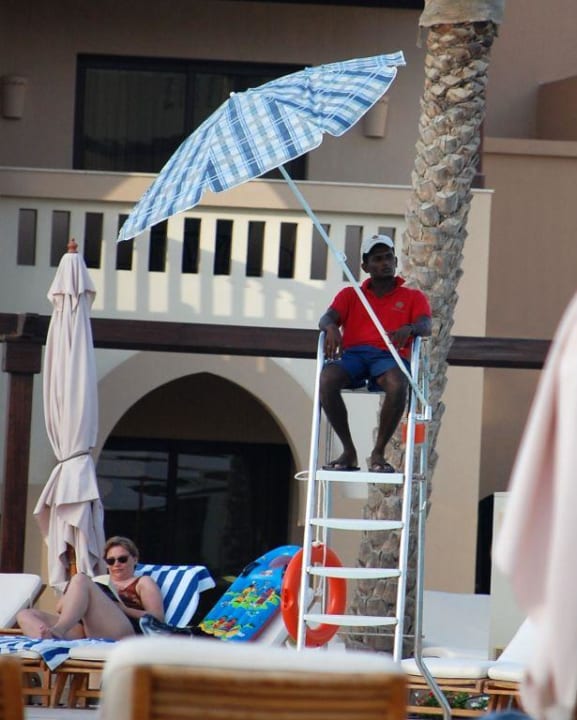 Rettungsschwimmer Miramar Al Aqah Beach Resort
