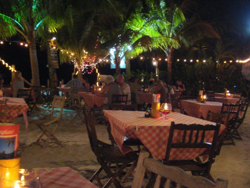 Restaurant am Abend Hotel Beach Garden Resort