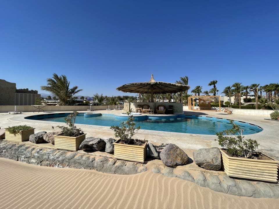 Pool Lotus Bay Beach Resort