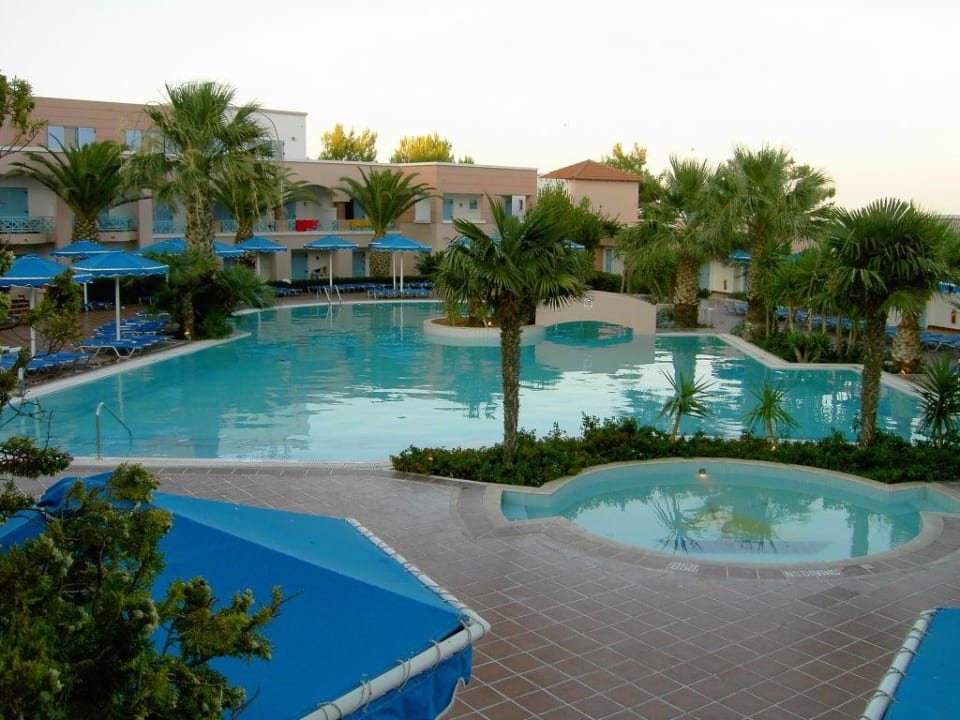 Der untere Pool Mitsis Rodos Village