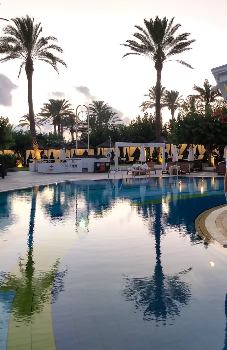 Pool TUI BLUE Pioneer Beach