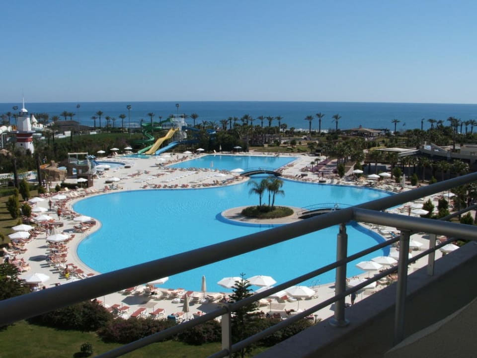 Blick vom Balkon Richtung Strand Hotel Miracle Resort