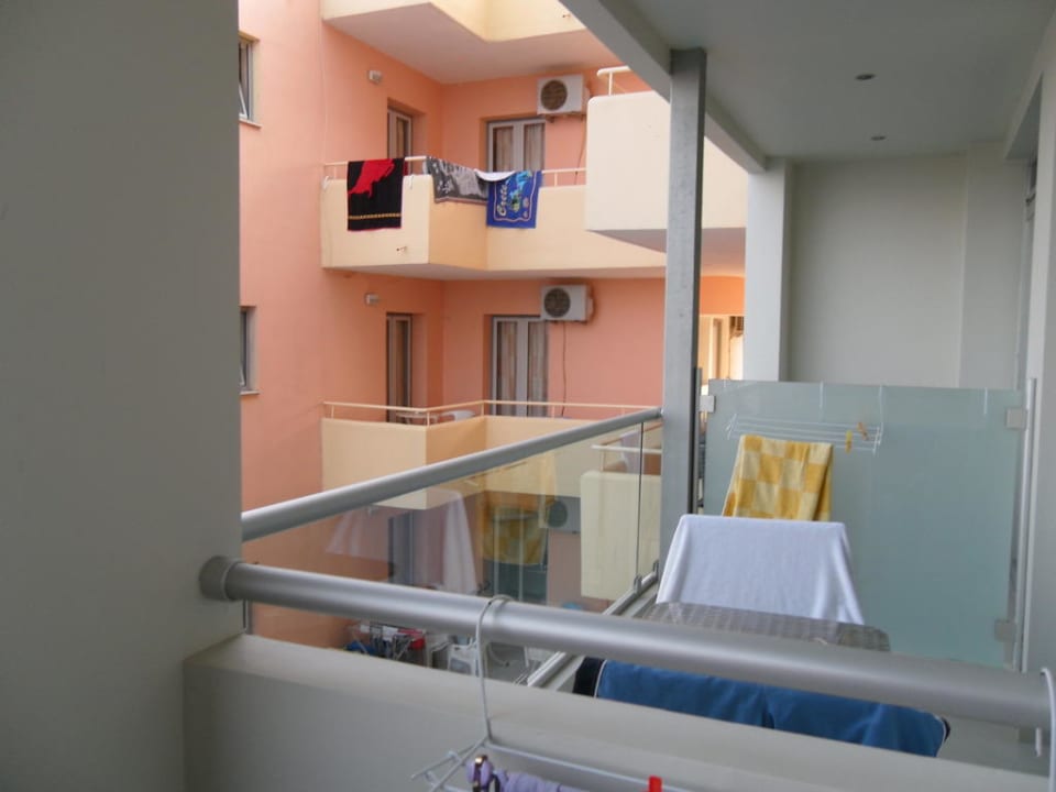 Balkonnachbar zum Greifen nahe Hotel Corissia Princess