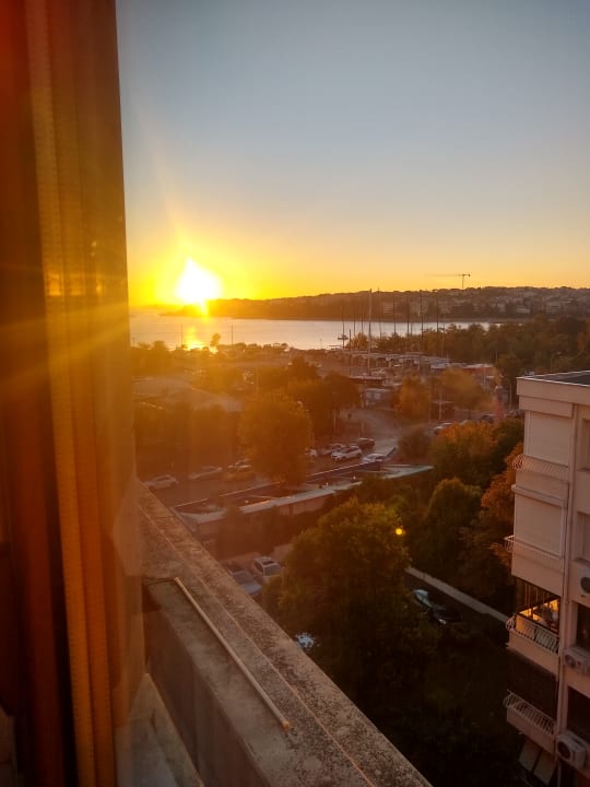 Ausblick Wyndham Grand Istanbul Kalamis Marina Hotel