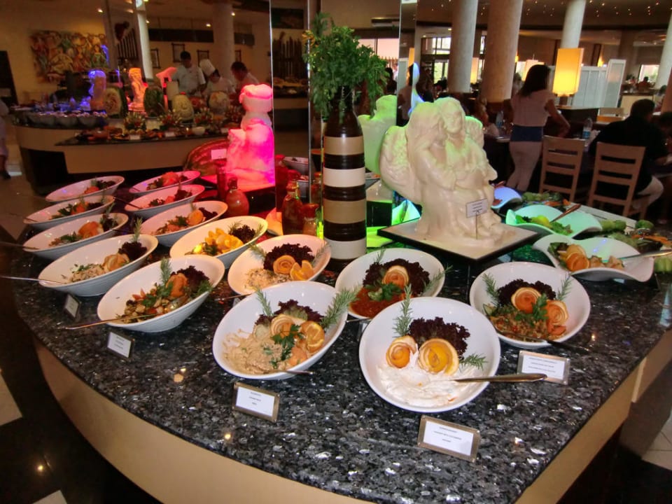 Auswahl beim Abendbüffet TUI BLUE Palm Garden