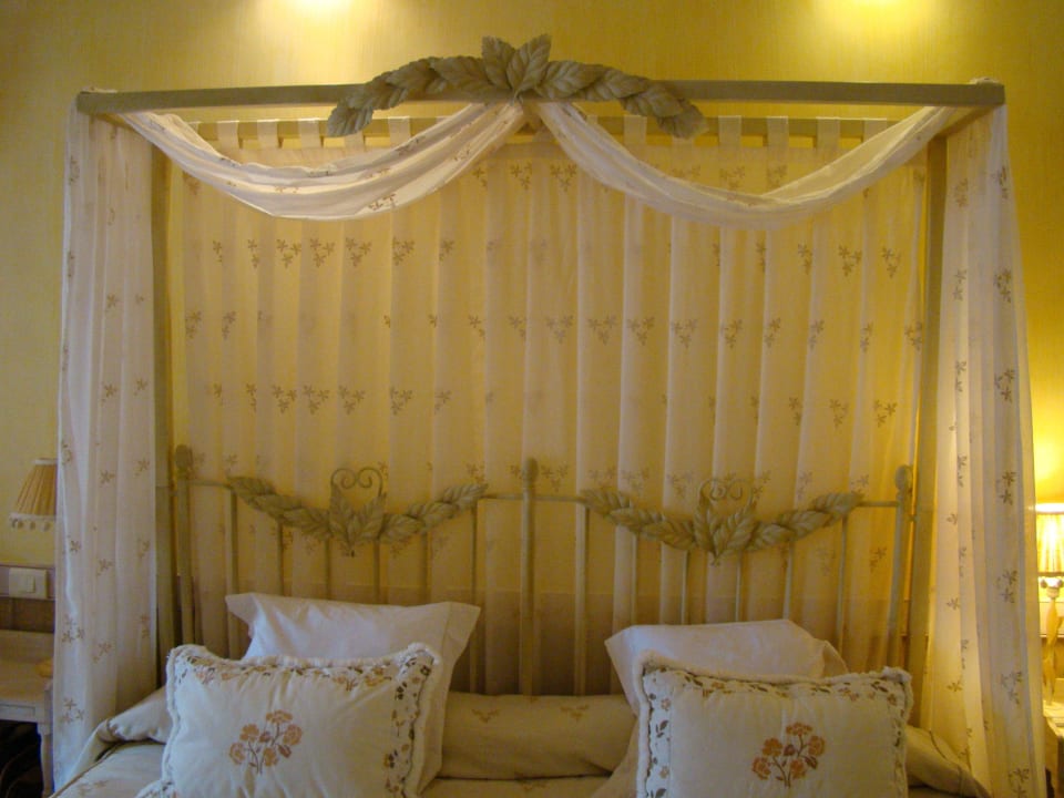 Angedeutetes Himmelbett JOIA El Mirador by Iberostar