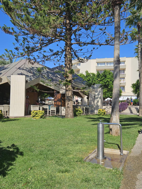 Gartenanlage Nerton Hotel - Erwachsenenhotel ab 16 Jahren