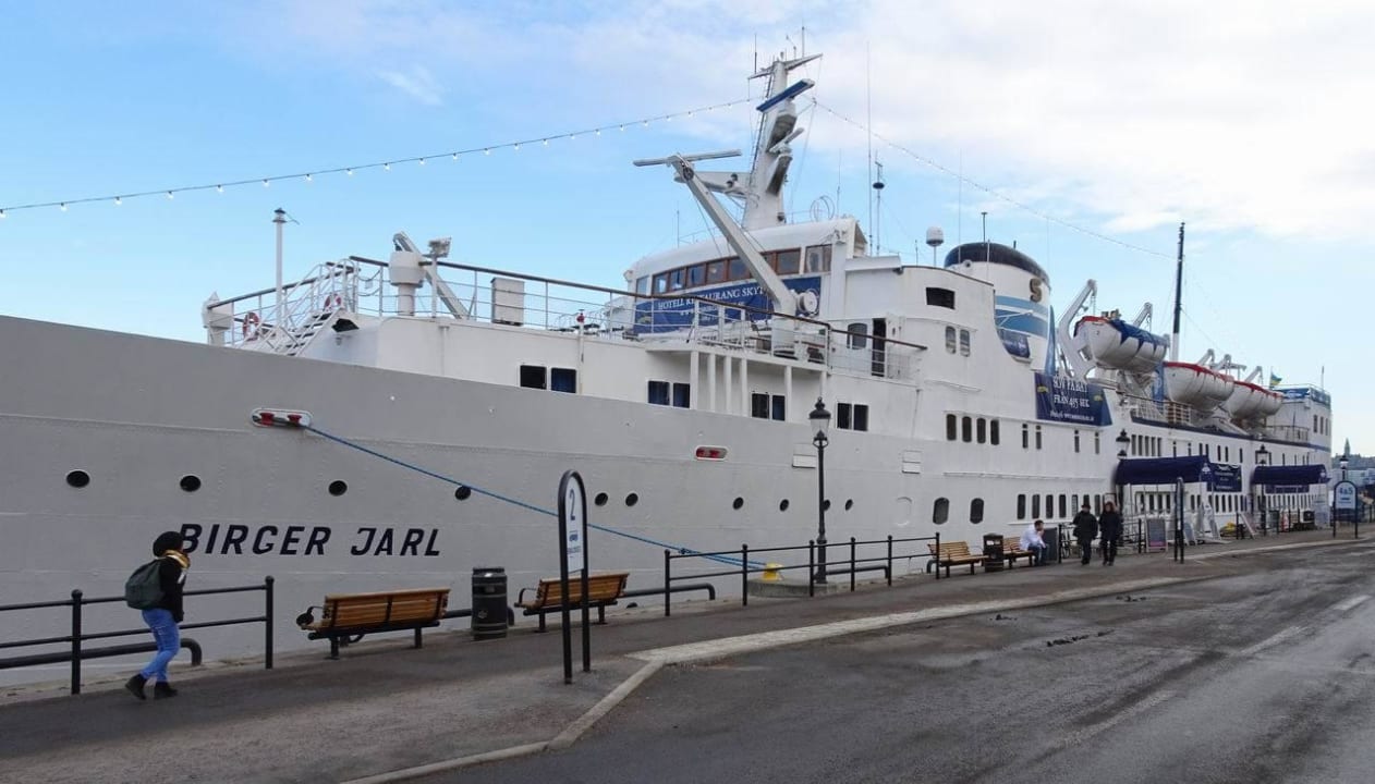 Pier view M/S Birger Jarl Hostel & Hotel