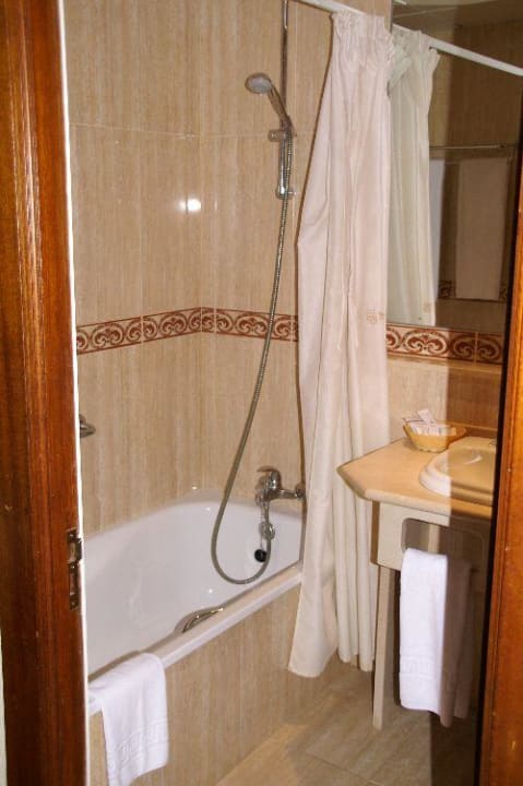 Badezimmer Zimmer 421 BLUESEA Gran Cervantes