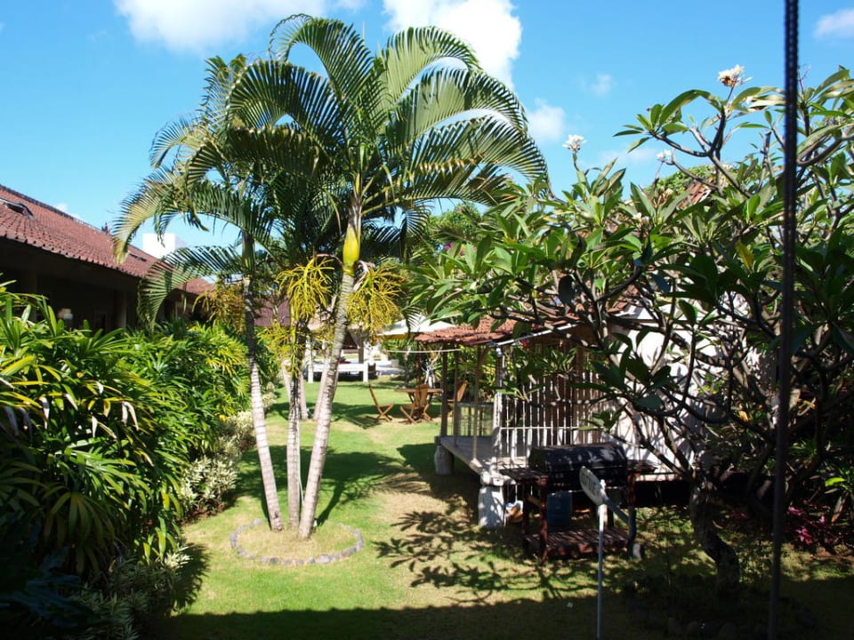 Schöner Garten Villa Karisa