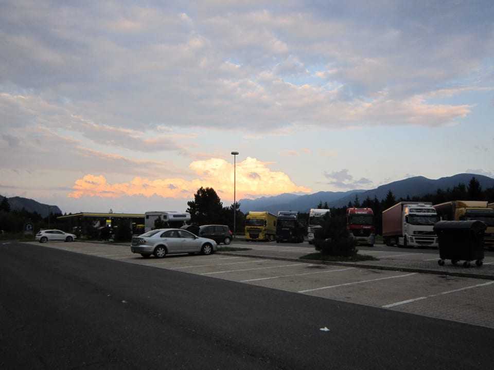 Parkplatz des Hotels Hotel Südrast Dreiländereck