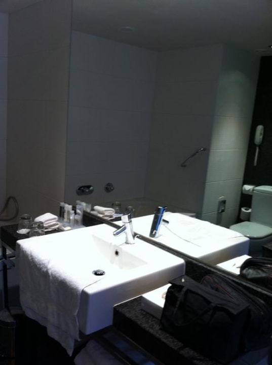 Moderne Badeinrichtung Park Plaza London Riverbank