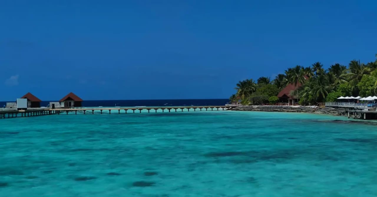 Außenansicht ROBINSON MALDIVES