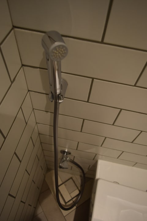 Zimmer The WB Abu Dhabi, Curio Collection By Hilton