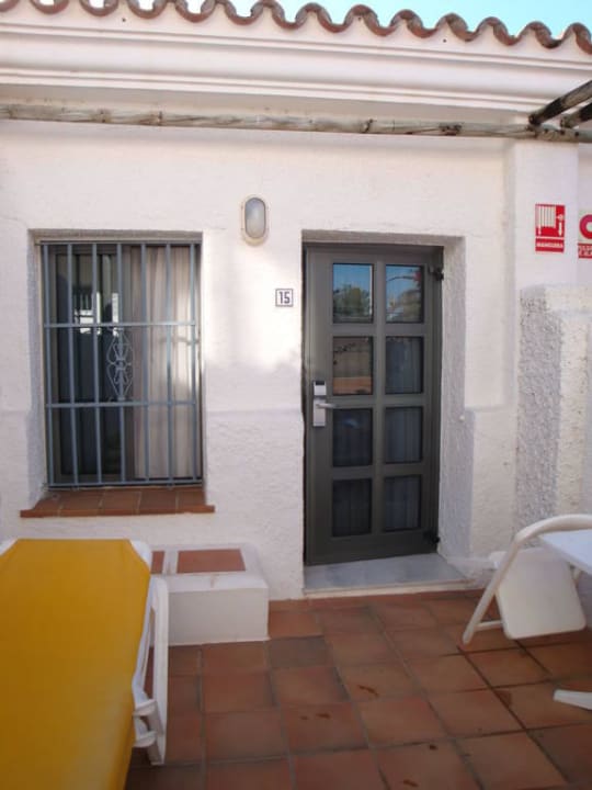 Terrasse/Eingang zum Zimmer Hotel Playa de la Luz