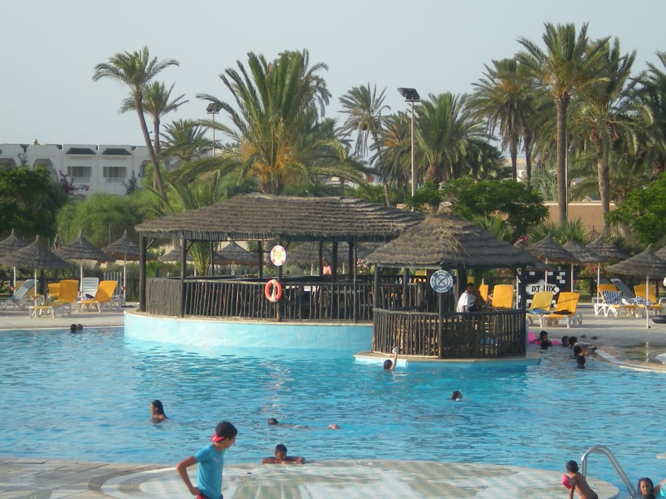 Basen główny Djerba Sun Beach Hotel & Spa