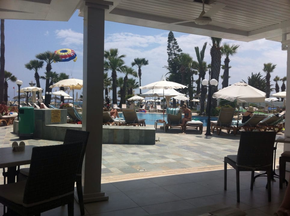 Restaurant The Golden Bay Beach Hotel