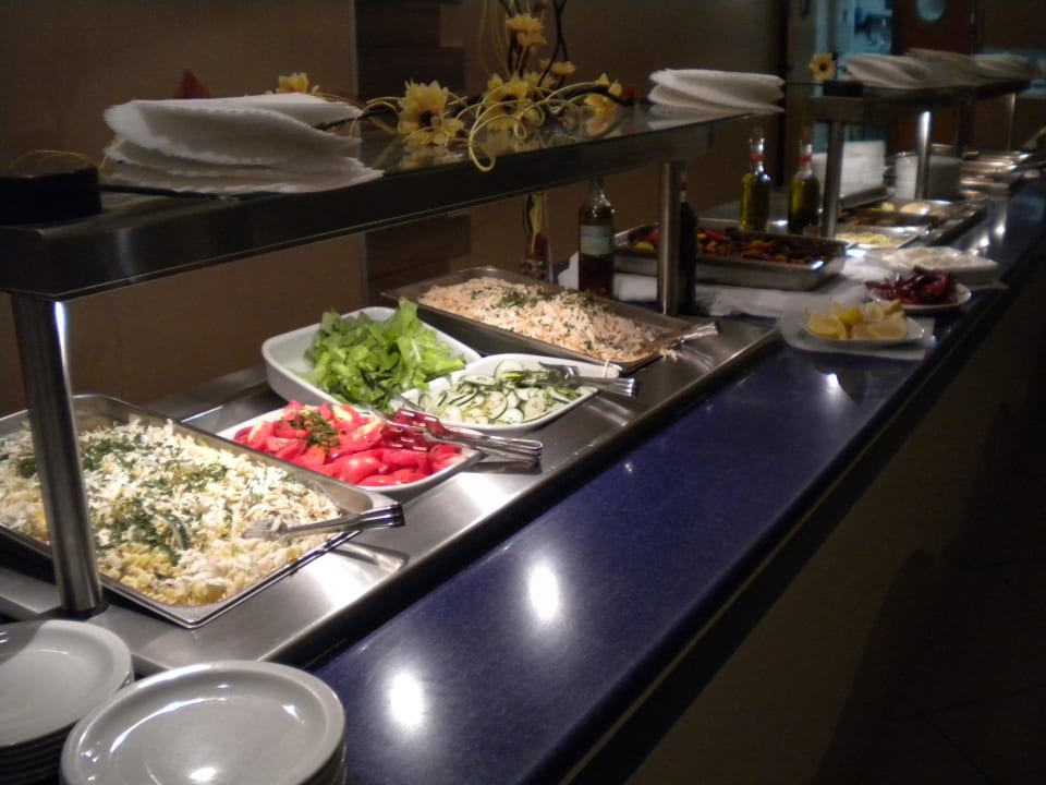 Buffet am Abend Bayview Hotel by ST Hotels